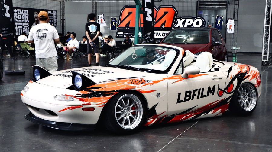 Mazda MX-5 (NA) Custom Livery: Street Art in Motion